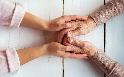 Home Care Agencies vs. Independent Caregivers: Which Should You Choose?